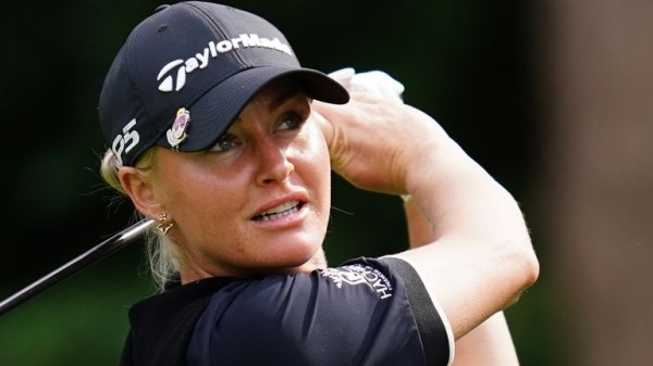 
        AIG Women's Open: Lilia Vu holds off Charley Hull to secure six-shot victory at Walton Heath
    