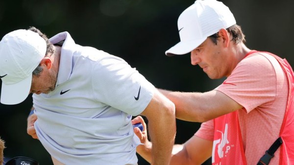 
        Rory McIlroy defies injury to remain in FedExCup contention at Tour Championship
    