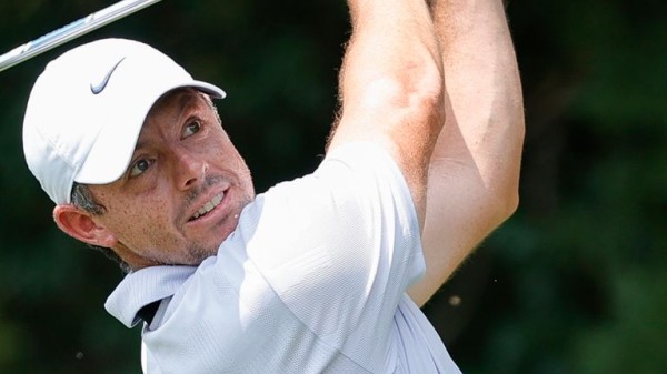 
        Rory McIlroy defies injury to remain in FedExCup contention at Tour Championship
    