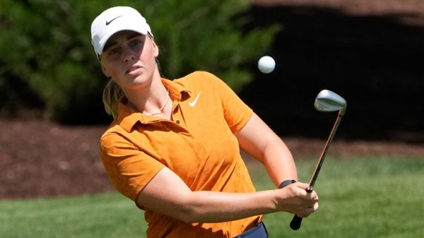 
        Women's Scottish Open: Celine Boutier takes three-shot lead into final round at Dundonald Golf Links
    